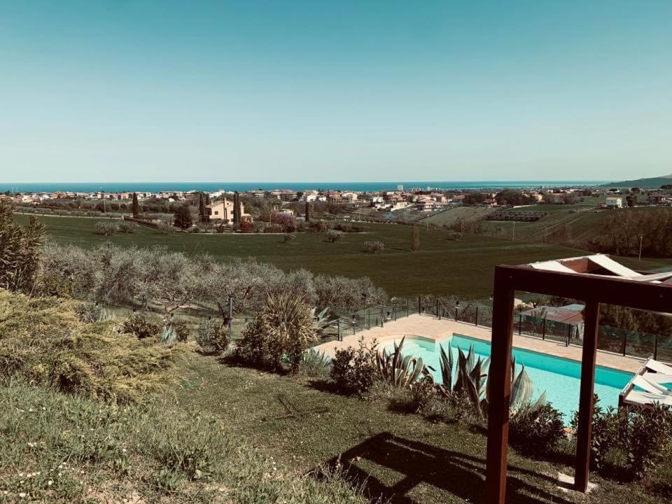 Villa Azzurra Porto SantʼElpidio Exterior foto