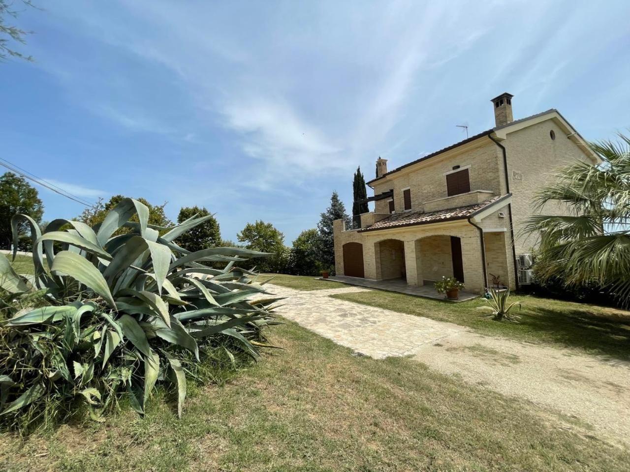 Villa Azzurra Porto SantʼElpidio Exterior foto