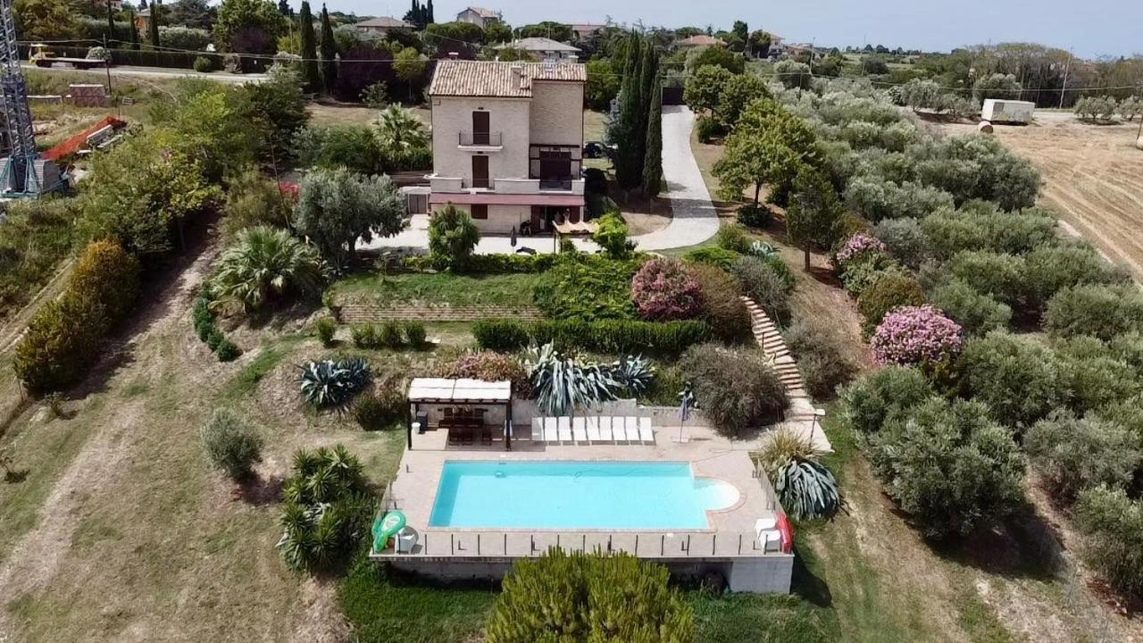 Villa Azzurra Porto SantʼElpidio Exterior foto